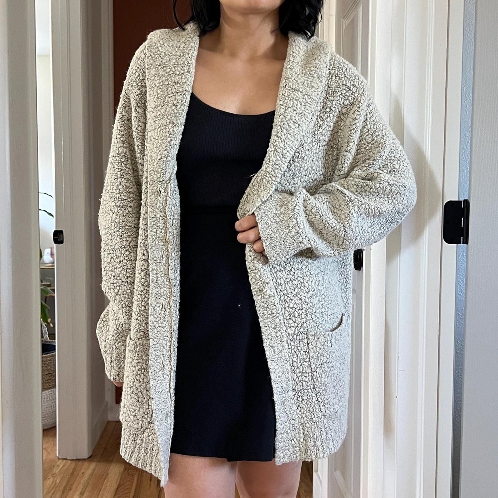 Soft‎ Bouclé Cardigan 2010s Y2K Minimal Cozy Medium Neutral Knit